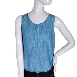 Universal Threads Chambray Top Size Large Blue Sleeveless Pullover Back Keyhole